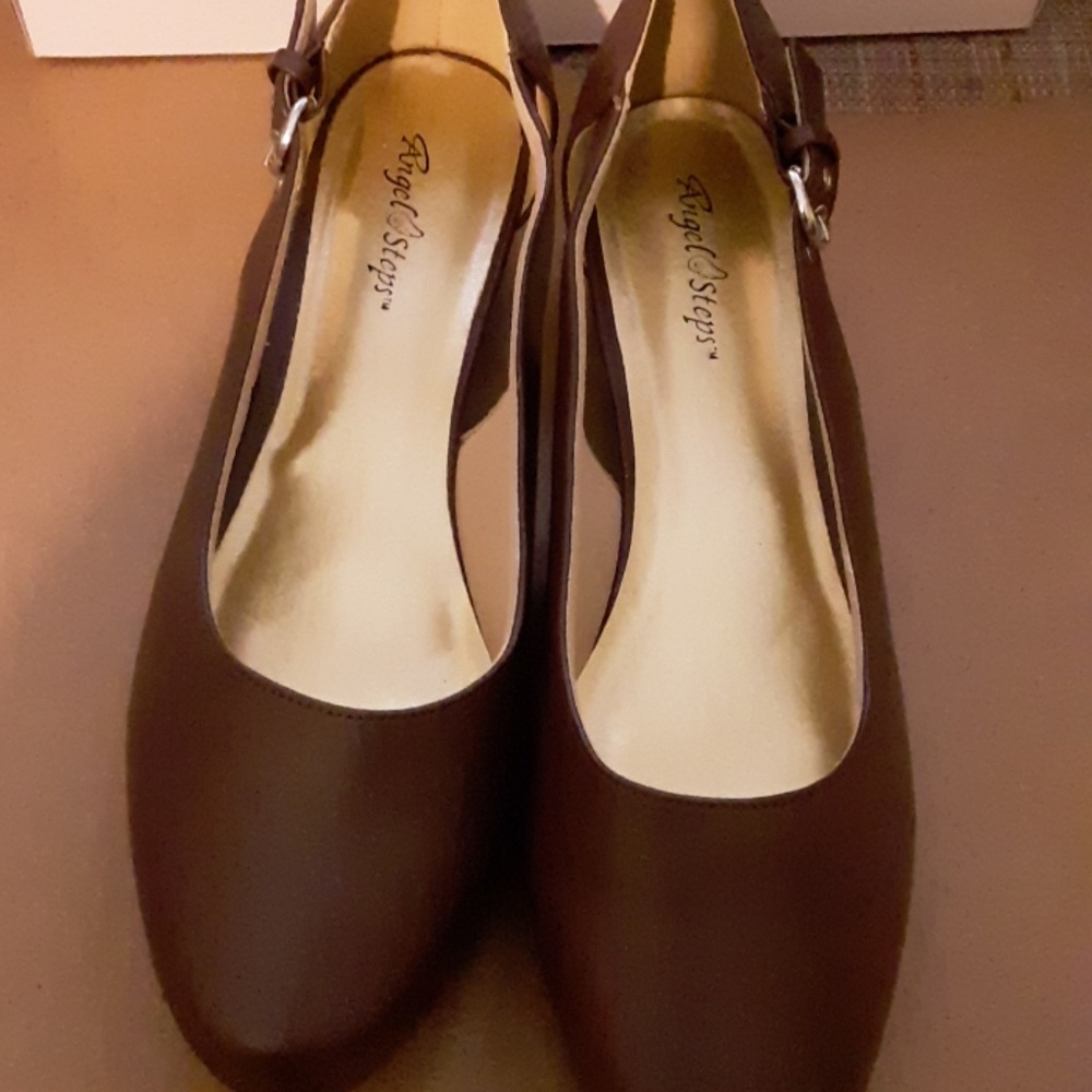 shoes - Picture 3 of 4